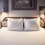 The Exchange 3*