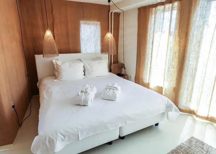 The Exchange Отель 3*