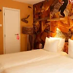 The Exchange 3*